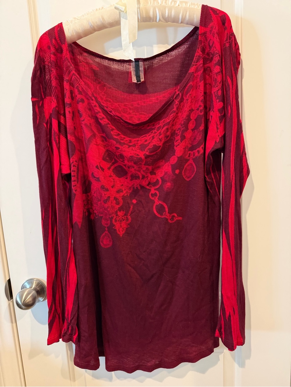 Poliana Plus Red and Burgundy Long-Sleeve Women's Top - Elegant Necklace Print
